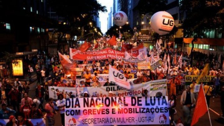 Brazil-workers-strike1